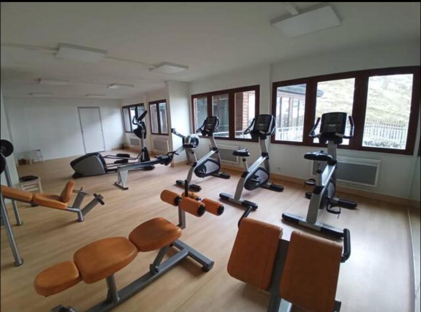 Le Fleuri Ensoleille De Guzet Apartment Ustou