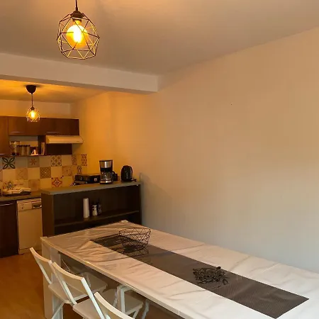 Le Fleuri Ensoleille De Guzet Apartment Ustou Exterior photo